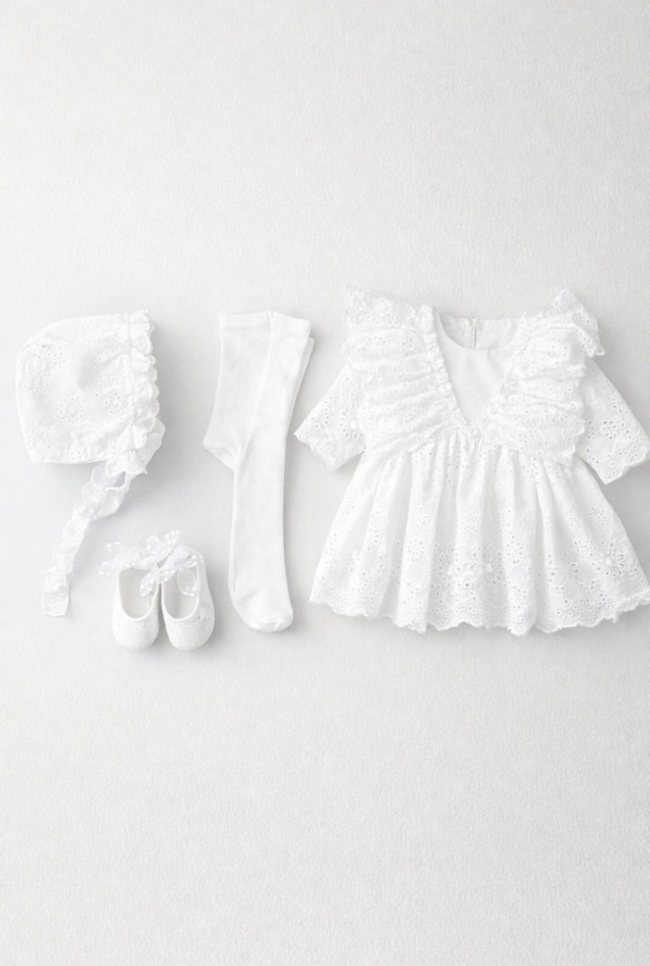 SET BOOTEZ ROCHIE AURORA 0-3 si 3-6 &nbsp;LUNI&nbsp;