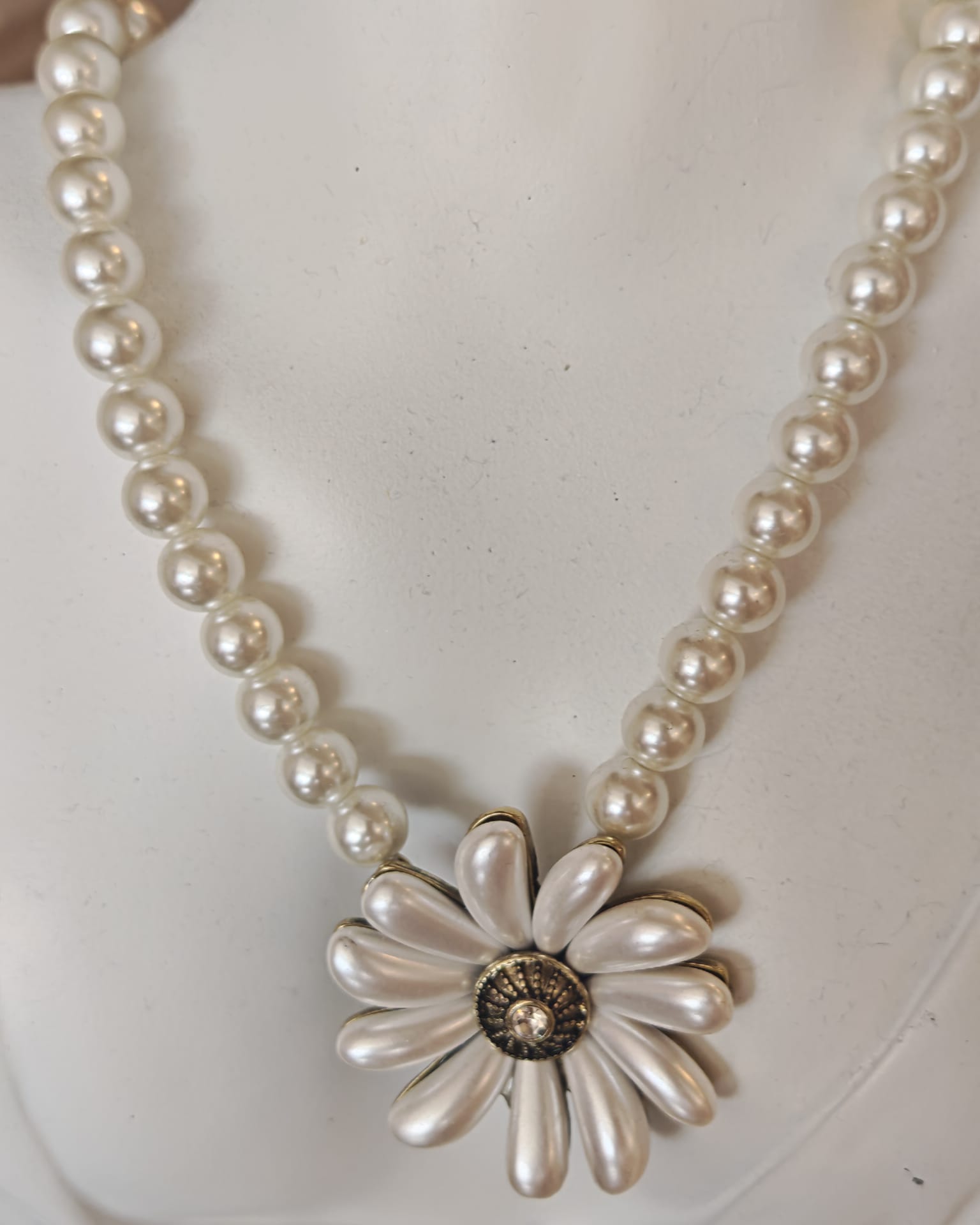 Colier din perle naturale de cultură cu floare și cristal Swarovski&nbsp;