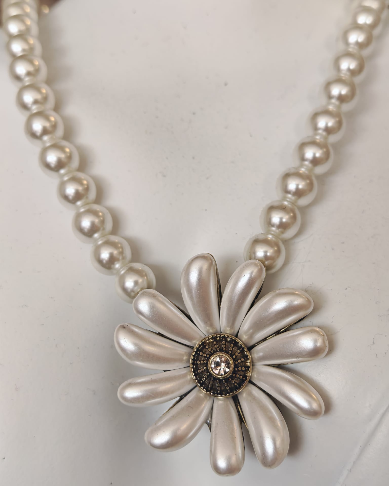 Colier din perle naturale de cultură cu floare și cristal Swarovski&nbsp;